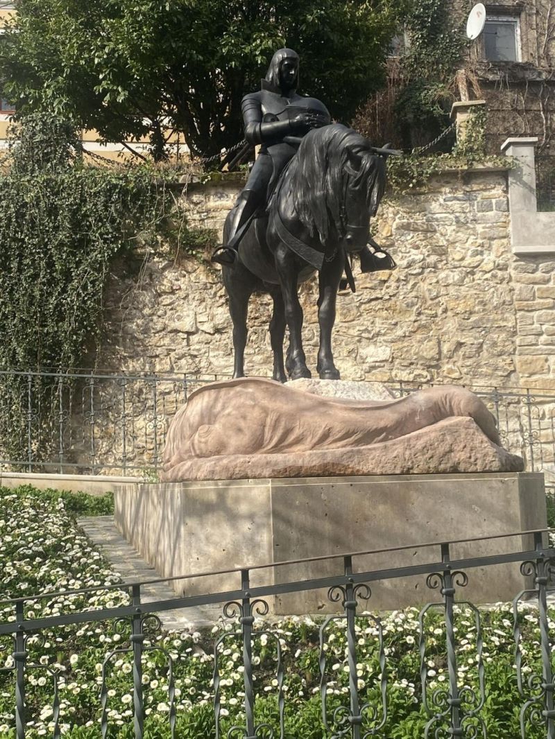 Spomenik sv. Jurja na Trgu Braće hrvatskog zmaja